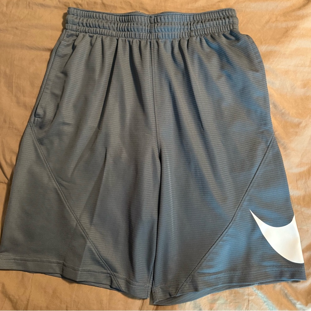Nike Gray Athletic Shorts Moisture-Wicking Design